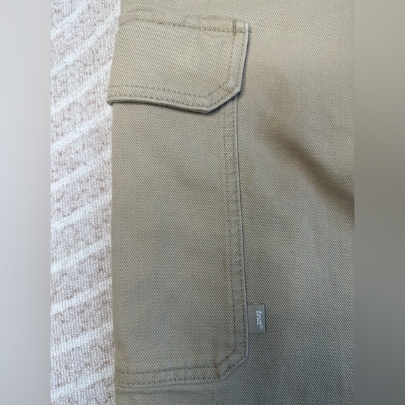 Aritzia TNA cargo baggy pants Woman’s size 6 Beige Relaxed High Rise Utility - Picture 7 of 8